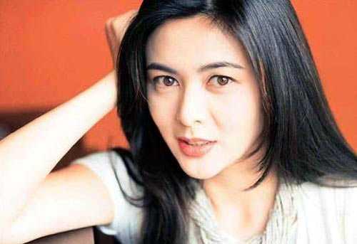 眼睛大往外凸的明星,揭秘大眼凸眸明星的独特魅力